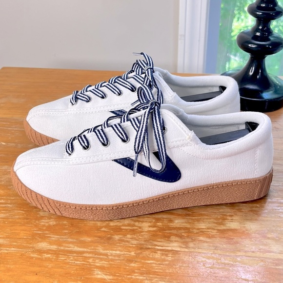 Tretorn Nylite Plus Canvas Women’s Sneaker - Picture 3 of 15